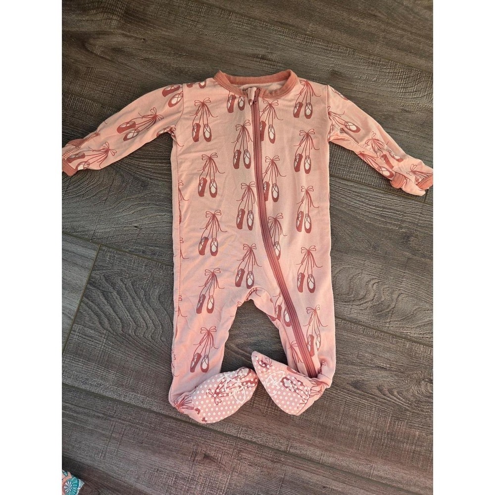 Kickee pants baby girl sleeper‎ 3-6 mos